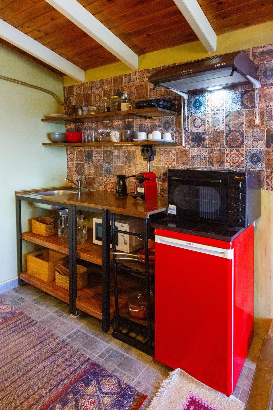Kitchen or kitchenette, oven, stove