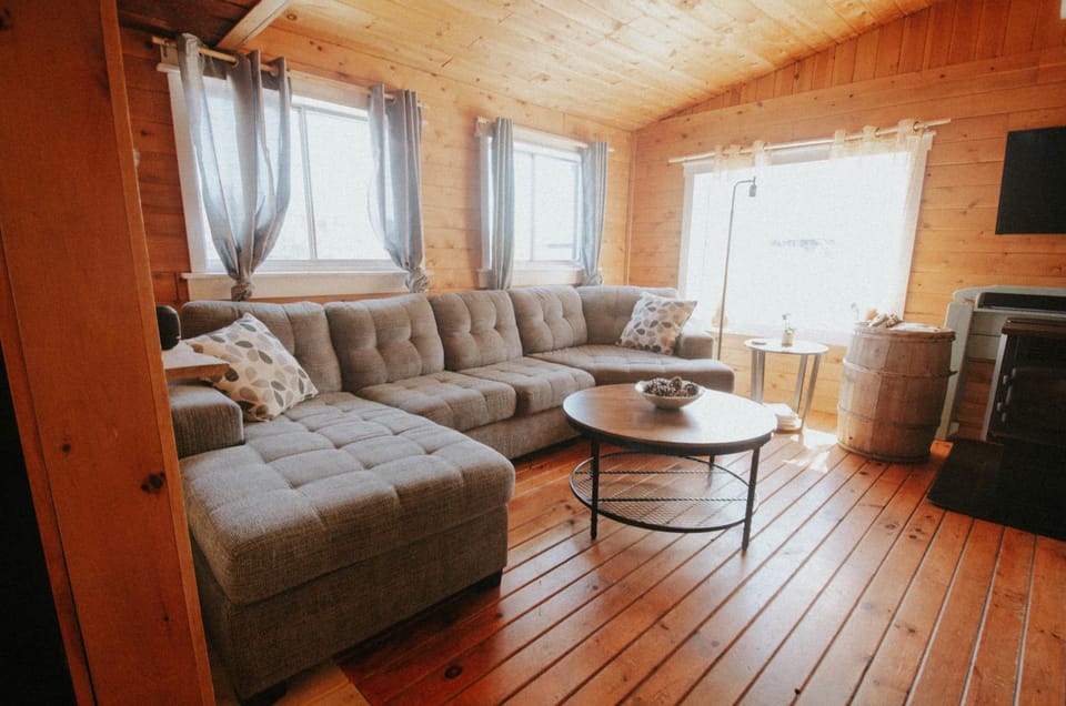 Cozy Cabin with Large Cedar Hot Tub Cabin in New Brunswick