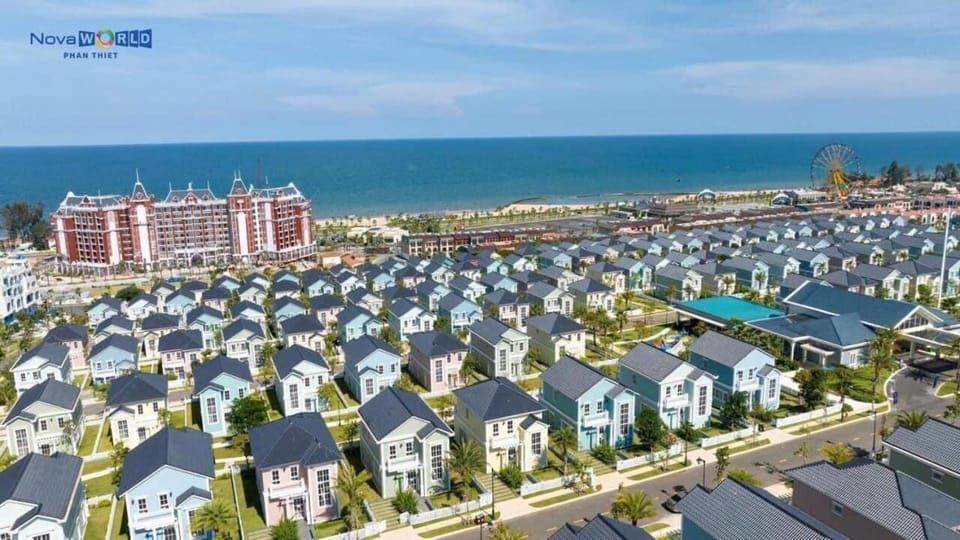Neighbourhood, Natural landscape, Bird's eye view