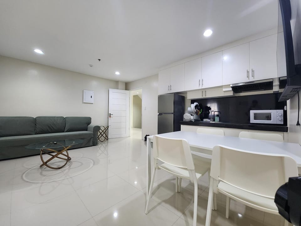 TV and multimedia, Kitchen or kitchenette, Seating area, Dining area