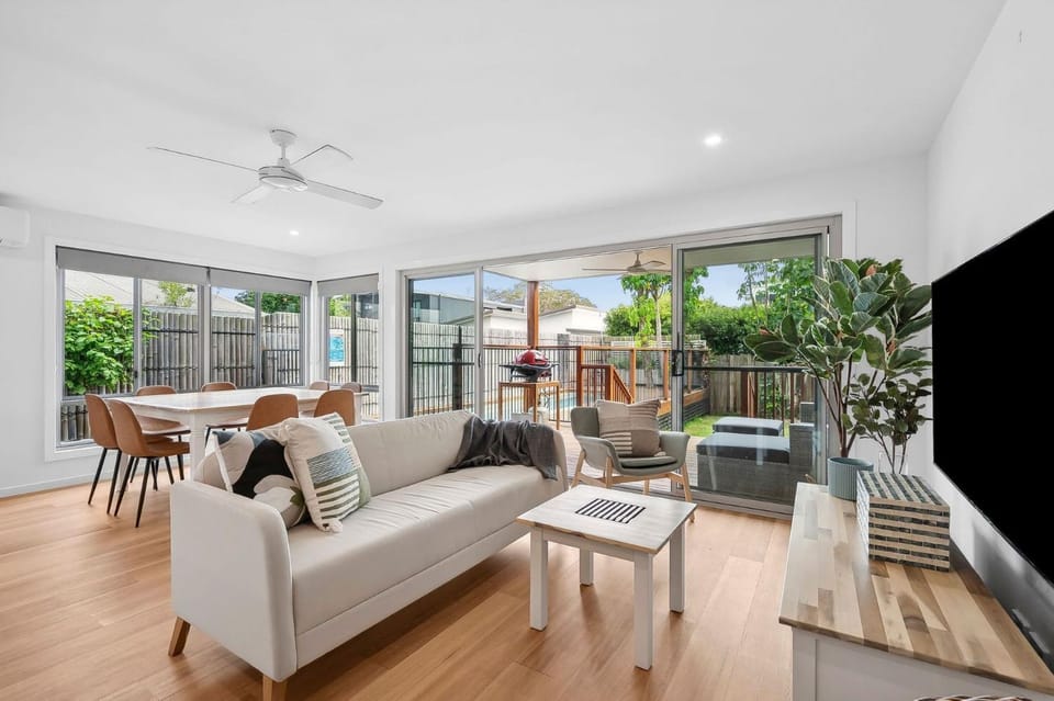 2 - 8 Pandanus, Beautiful townhouse walking distance to beach House in Sunshine Coast