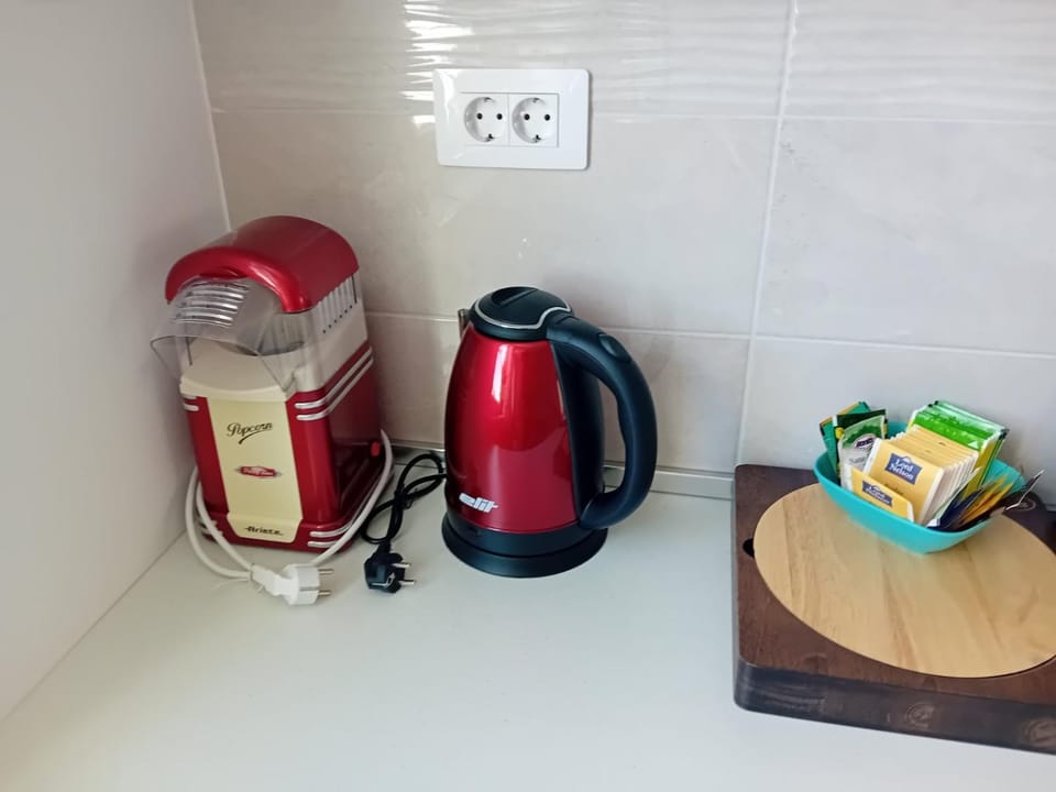 Coffee/tea facilities, Kitchen or kitchenette