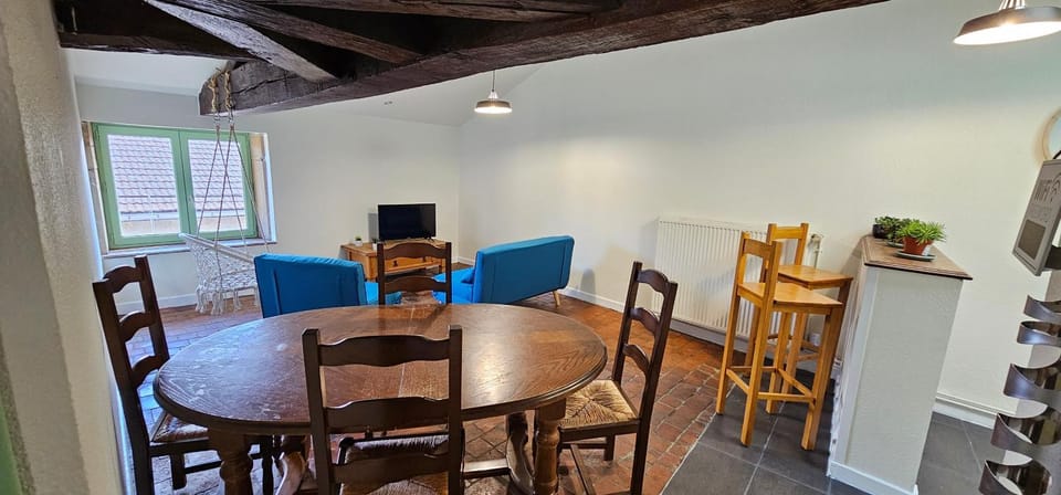 TV and multimedia, Living room, Dining area