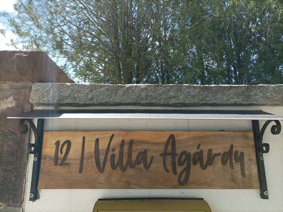 Text overlay, Street view