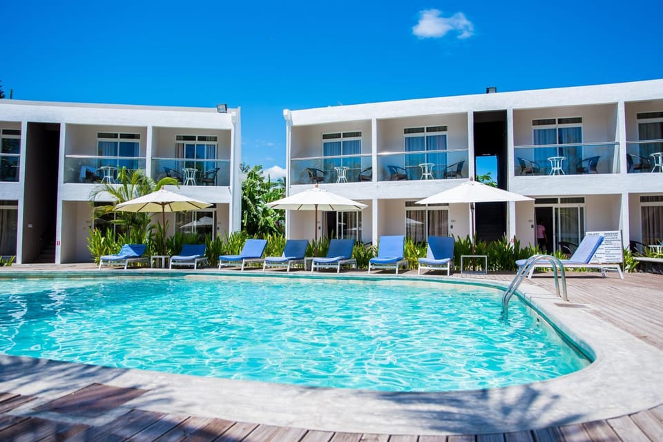 Property building, Swimming pool, Swimming pool