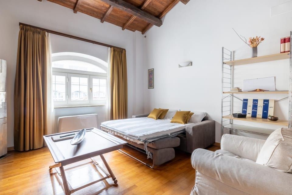 Bed, Living room, Photo of the whole room, Seating area