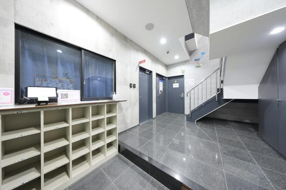 GATE80長居 無人宿 完全セルフ 予約メッセージ欄確認要す スマートロック 暗証番号チェックイン 素泊まり専門 アメニティ持参で格安滞在 セコム24h監視 駐車場なし Hostel in Osaka