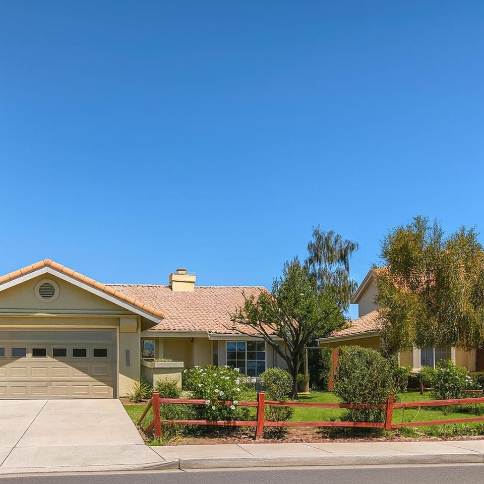 Property building, Spring, Day, Garden, Garden view