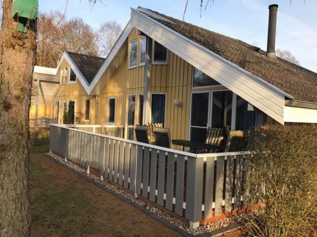 Property building, Garden, Balcony/Terrace
