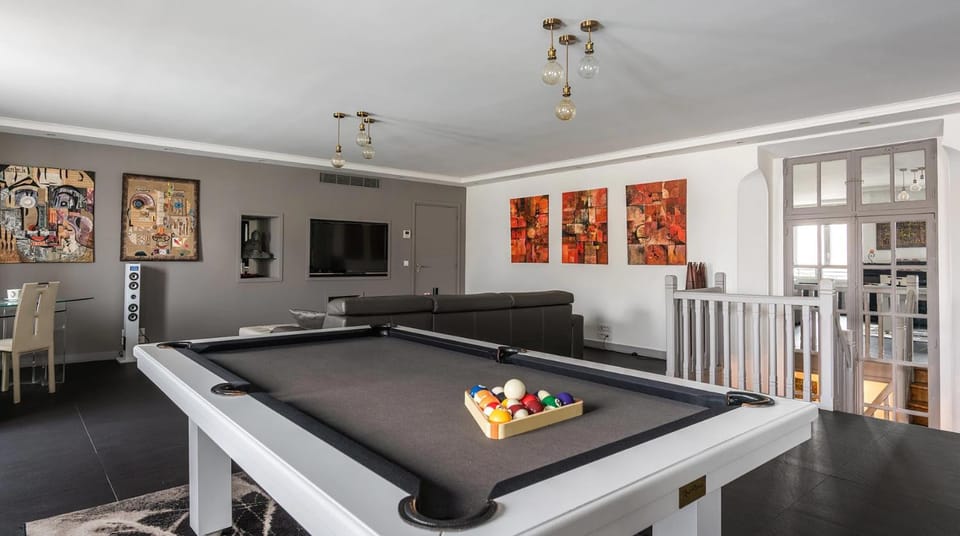 Billiard, Billiard, TV and multimedia, Living room