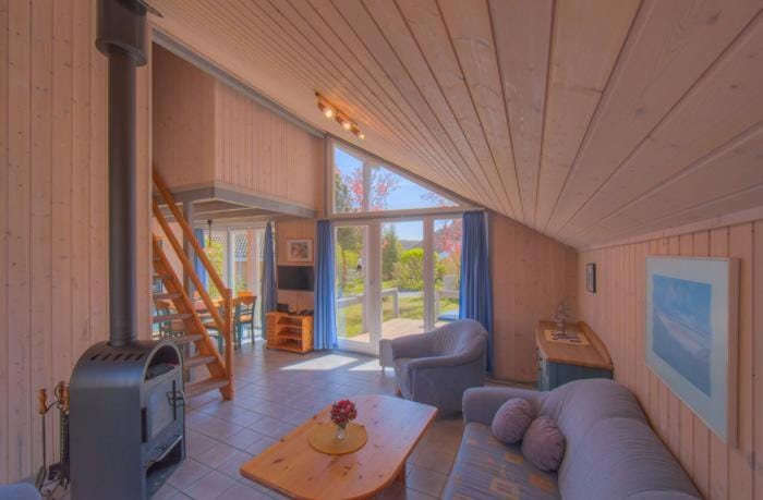 TV and multimedia, Living room, Seating area, Evening entertainment