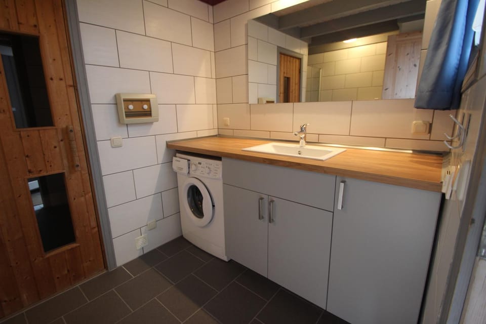 Sauna, Bathroom, washing machine