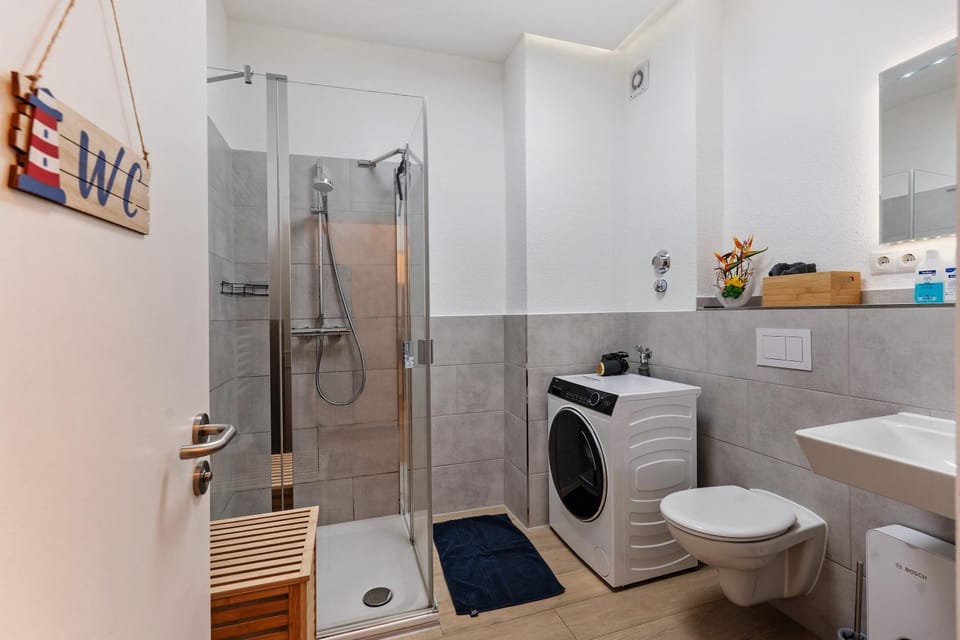 Bathroom, Living room