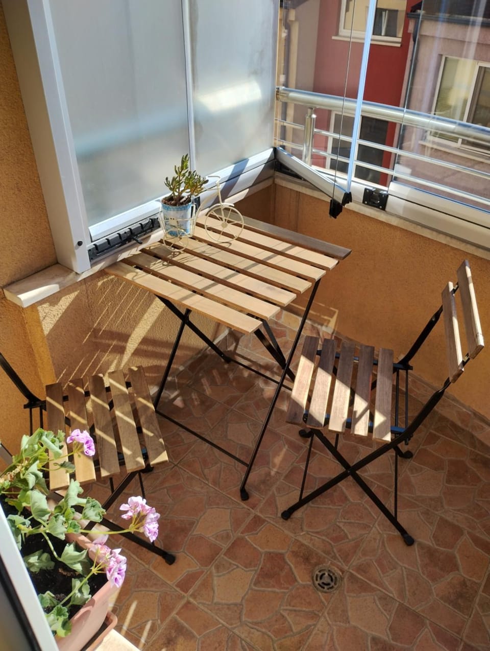 View (from property/room), Balcony/Terrace, Seating area, Dining area