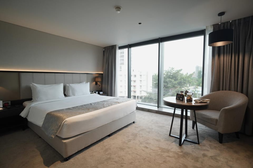 Essentia Premier Hotel Pune Wakad Hotel in Pune