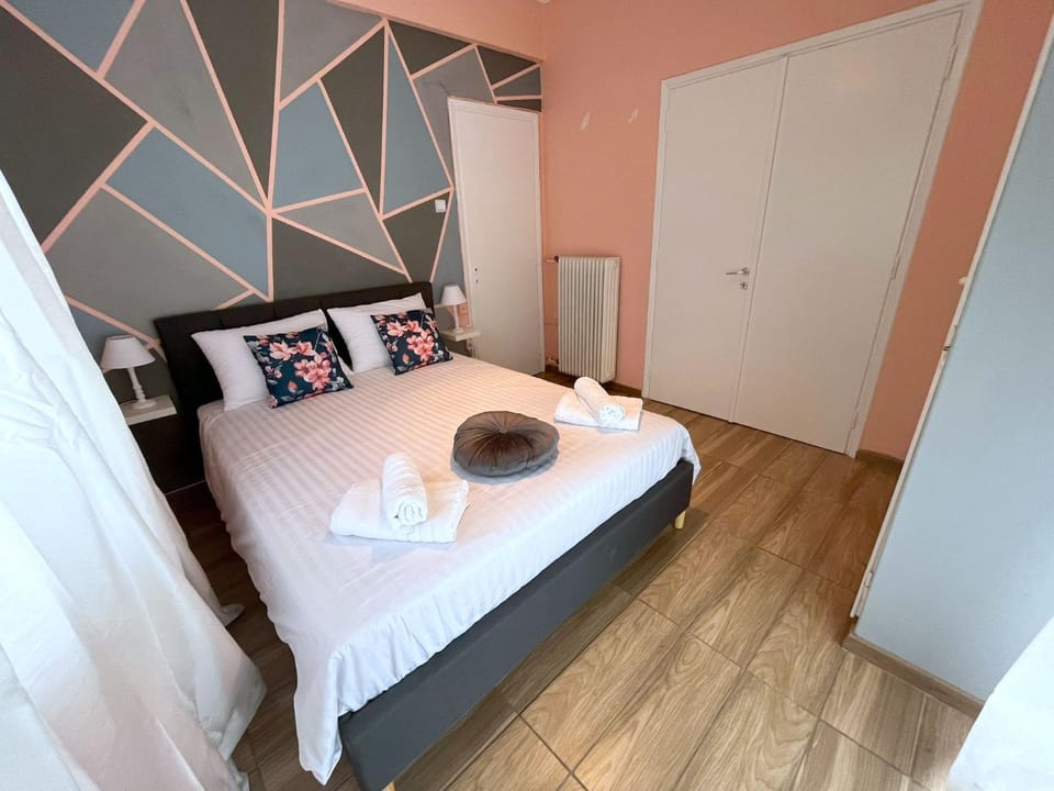 Bed, Photo of the whole room, Bedroom, towels, wardrobe