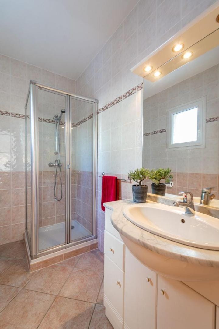 Appartement 4 personnes - vue mer Apartment in Corsica