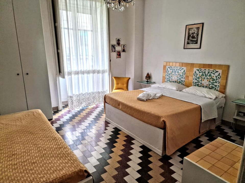 Bed, Photo of the whole room, Bedroom, internet, towels