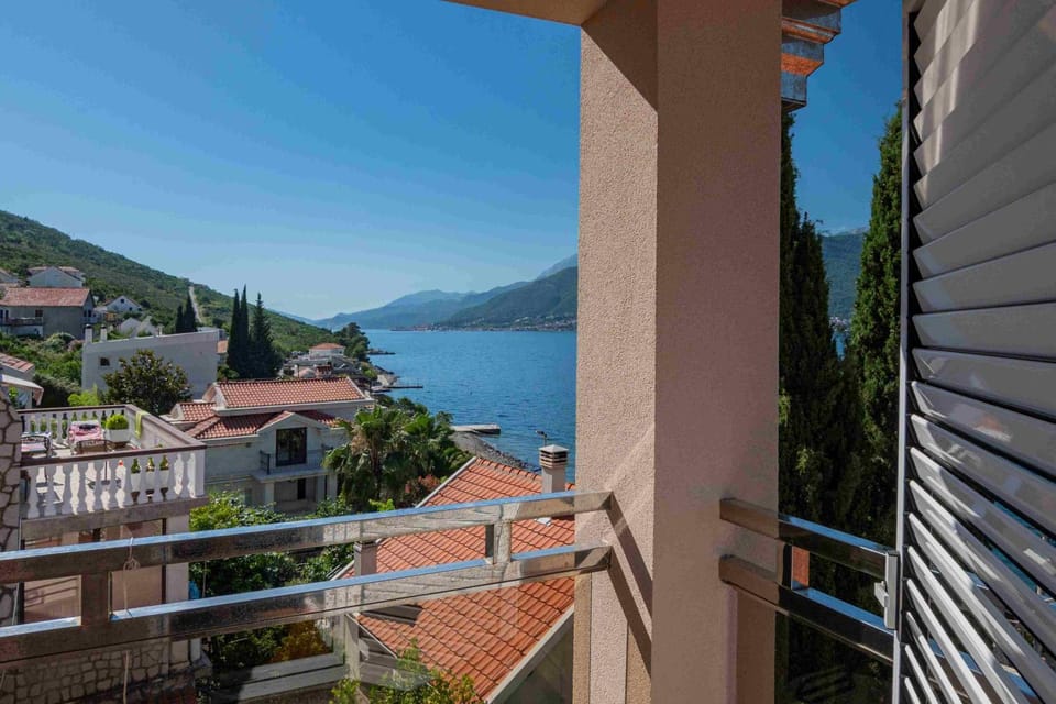 Balcony/Terrace, Mountain view, Sea view