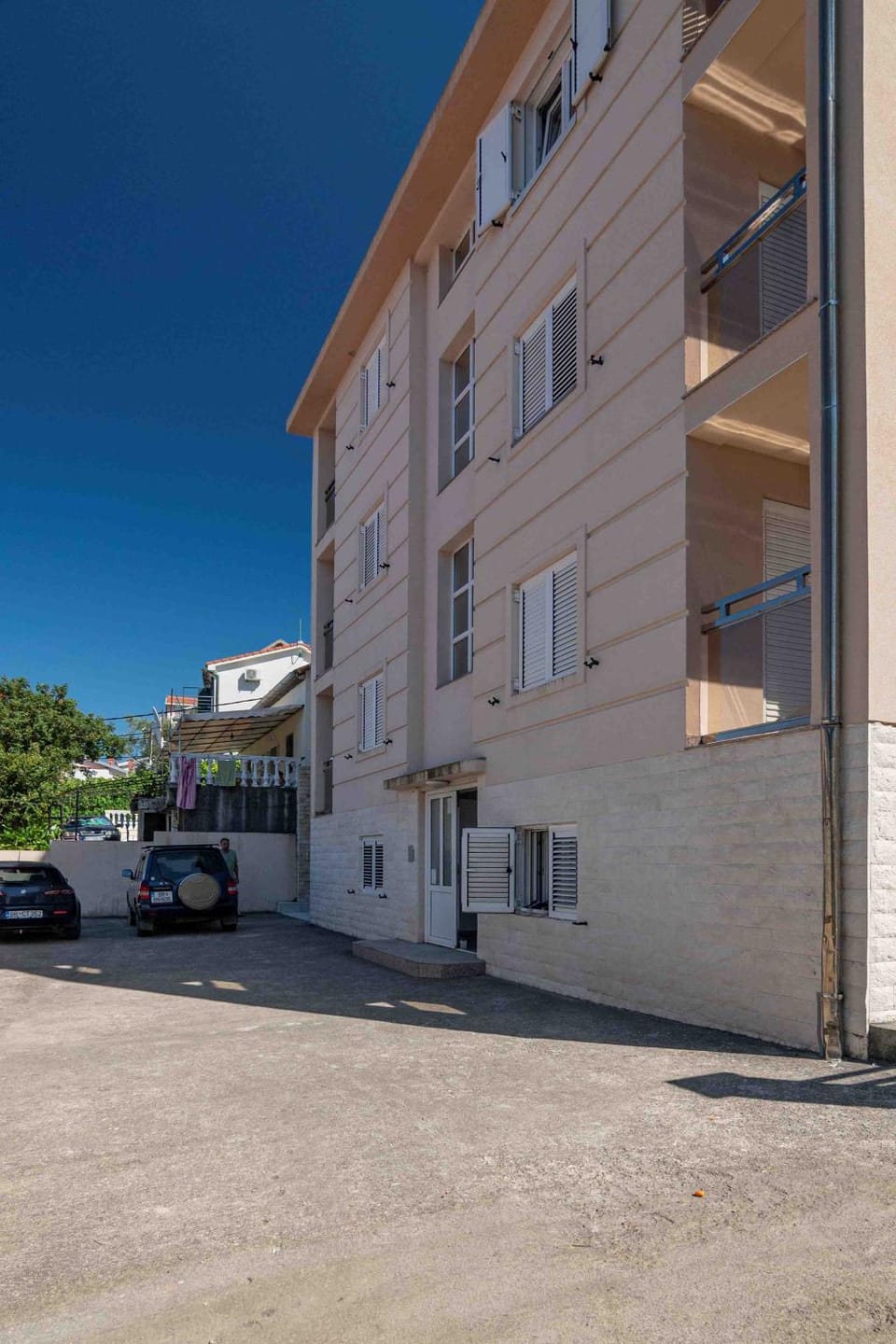 Property building, Parking