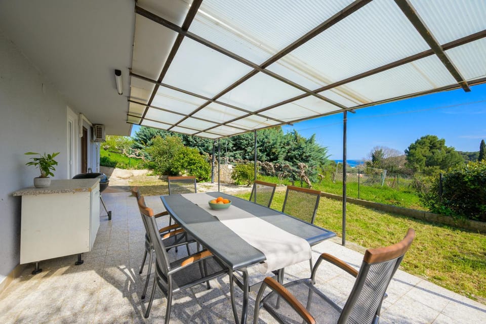 Balcony/Terrace, Seating area, Garden view, Sea view