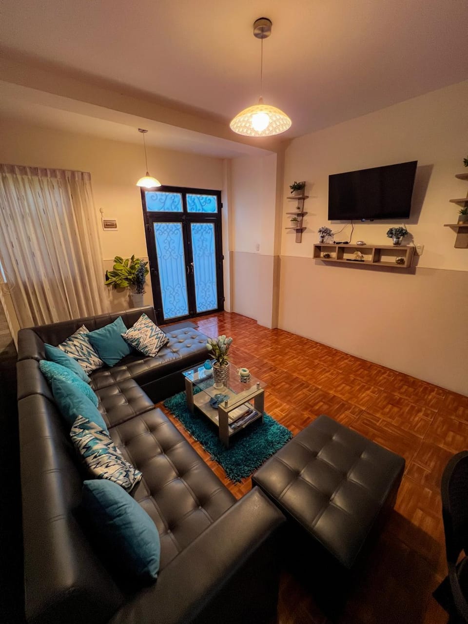 Communal lounge/ TV room, TV and multimedia, Living room, Seating area