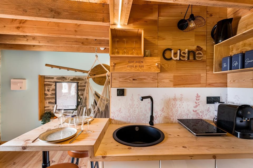 Kitchen or kitchenette, kitchen