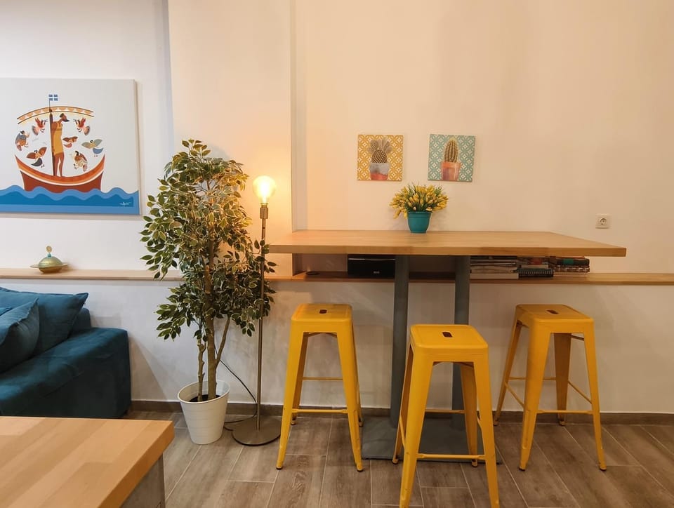 Seating area, Dining area, Breakfast