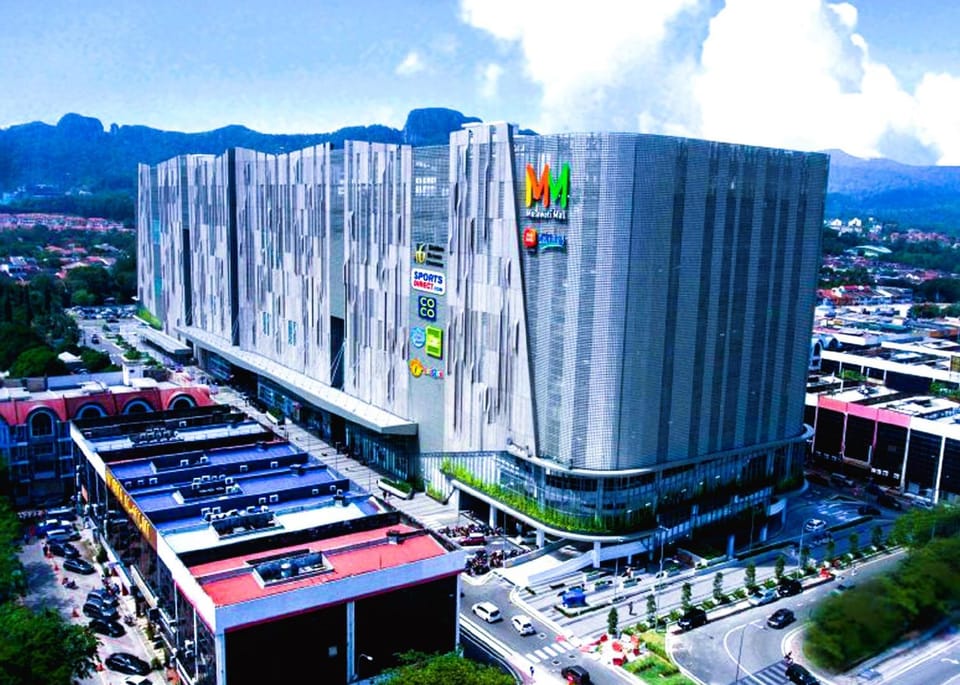 Nearby landmark, City view, Location