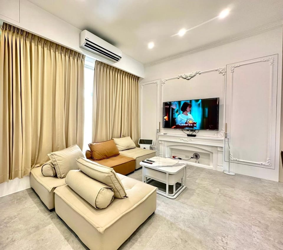 TV and multimedia, Living room, Seating area, air conditioner