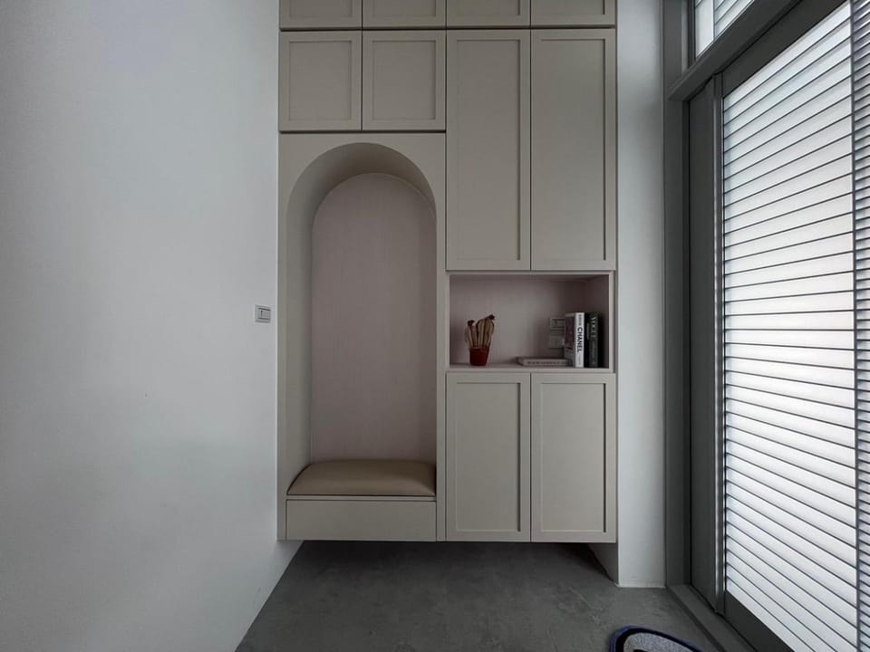 wardrobe