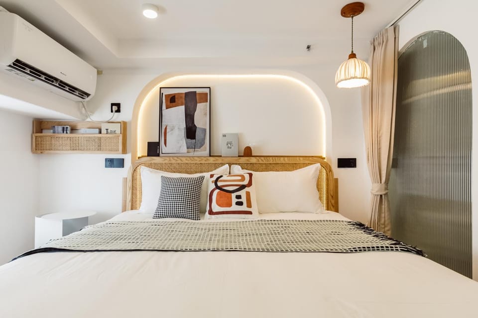 Bed, Bedroom