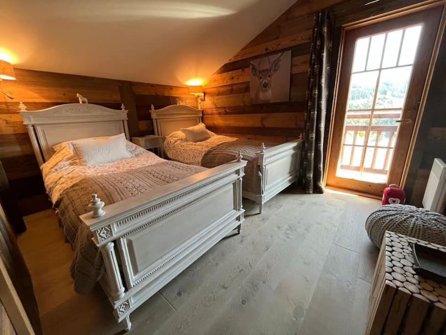 Chalet Beaune - Ski In Ski Out Chalet in Les Gets Chalet in Les Gets