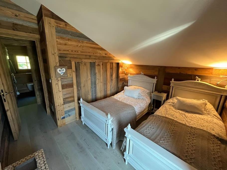 Chalet Beaune - Ski In Ski Out Chalet in Les Gets Chalet in Les Gets