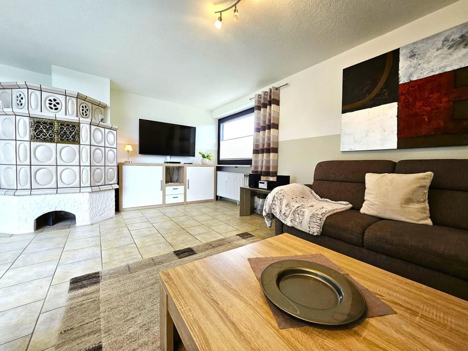 Communal lounge/ TV room, TV and multimedia, Living room