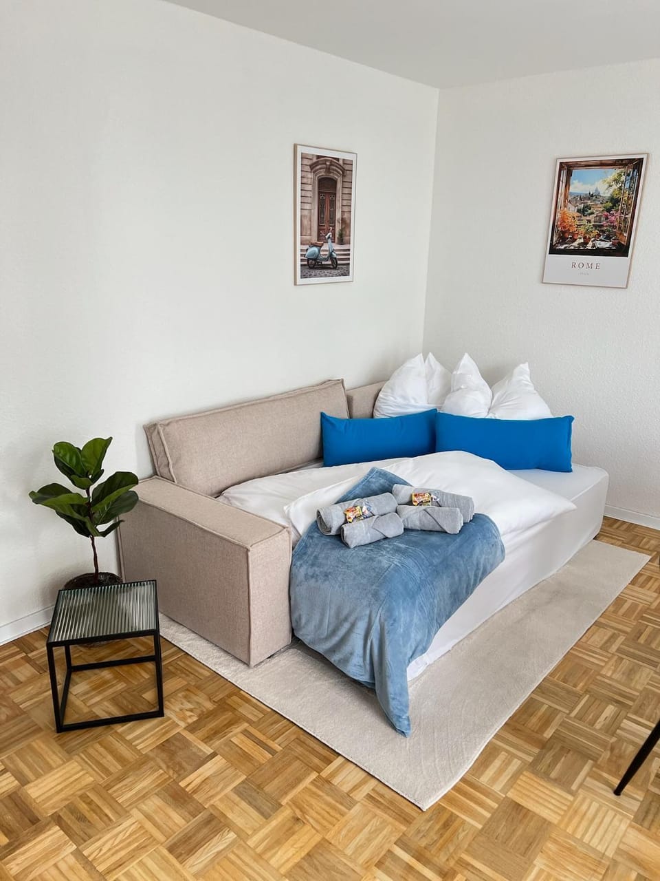 Living room, Bedroom