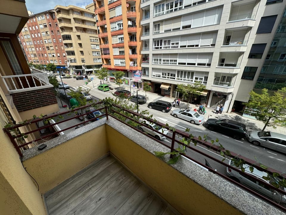 Property building, Balcony/Terrace, Street view