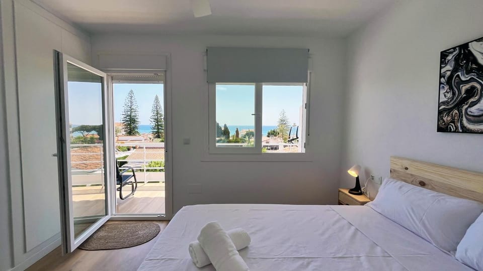 Bed, View (from property/room), Balcony/Terrace, Photo of the whole room, Bedroom