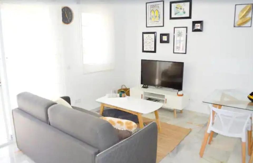 Communal lounge/ TV room, Living room