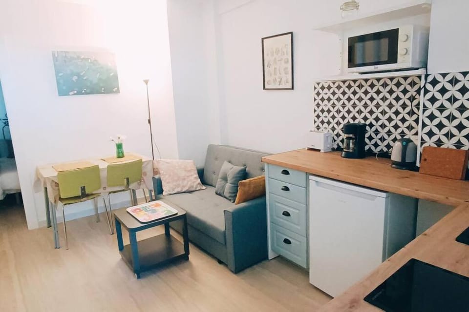 Kitchen or kitchenette, Living room, Dining area
