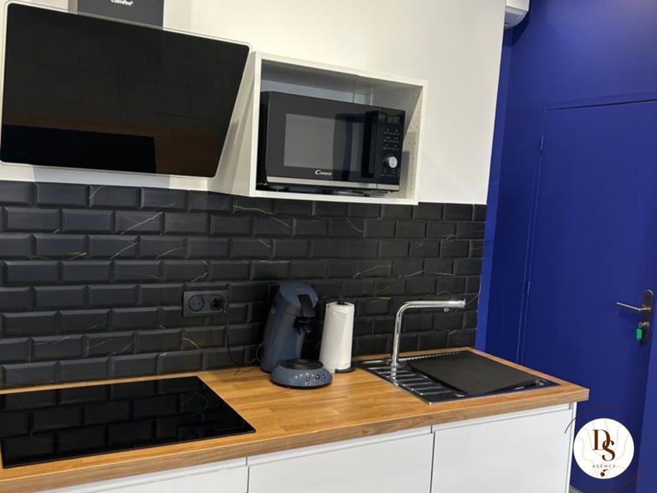 Kitchen or kitchenette, minibar, pet friendly, stove