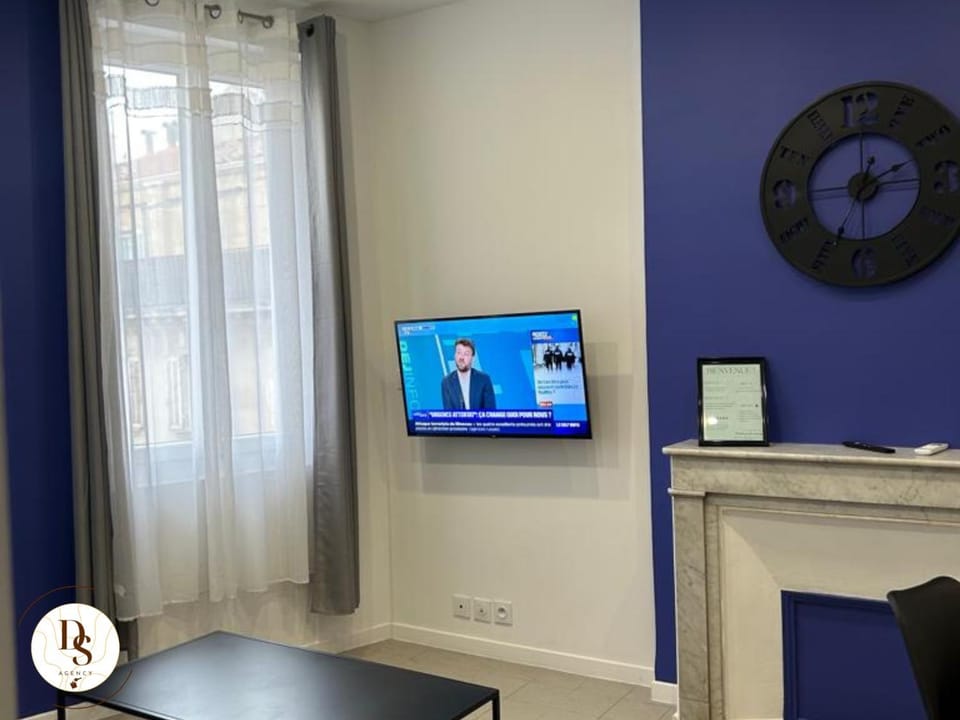 Communal lounge/ TV room, TV and multimedia, hair dresser