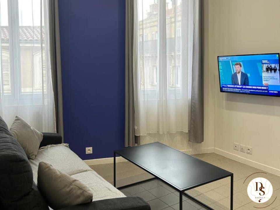 Communal lounge/ TV room, TV and multimedia, Living room, Seating area