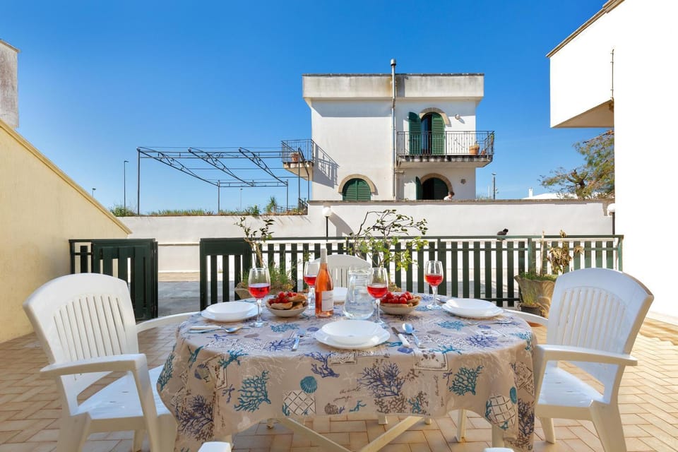 Patio, Dining area