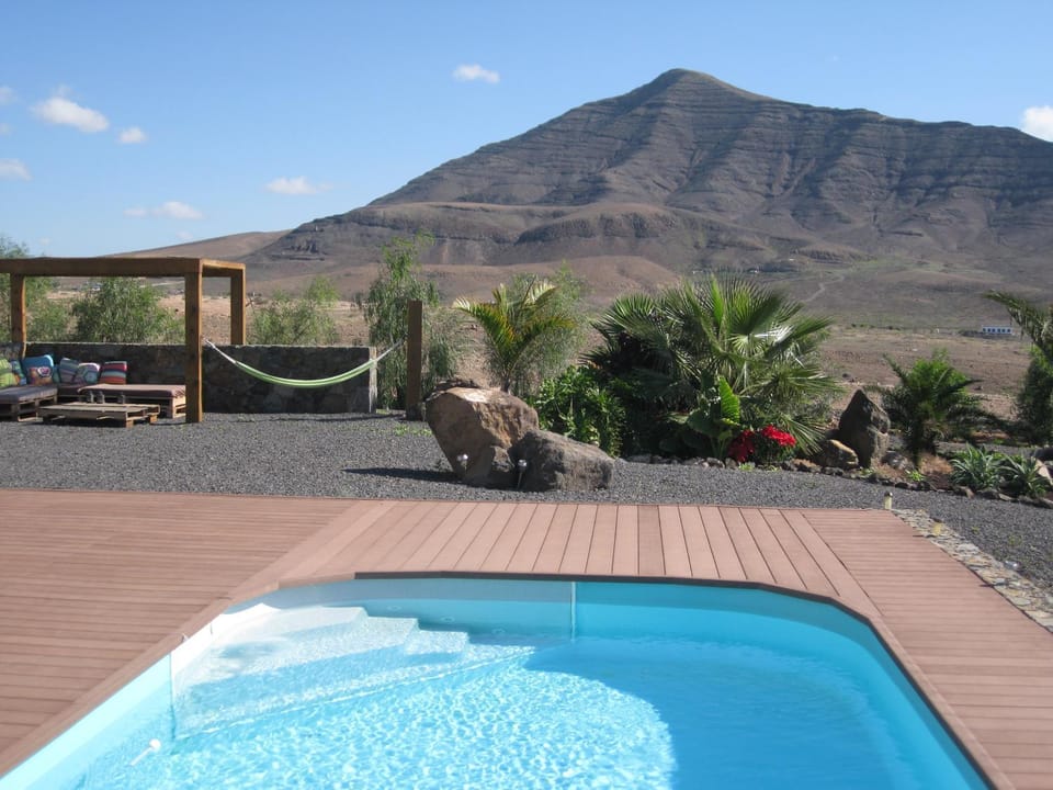 Natural landscape, Mountain view, Pool view, Swimming pool, sunbed
