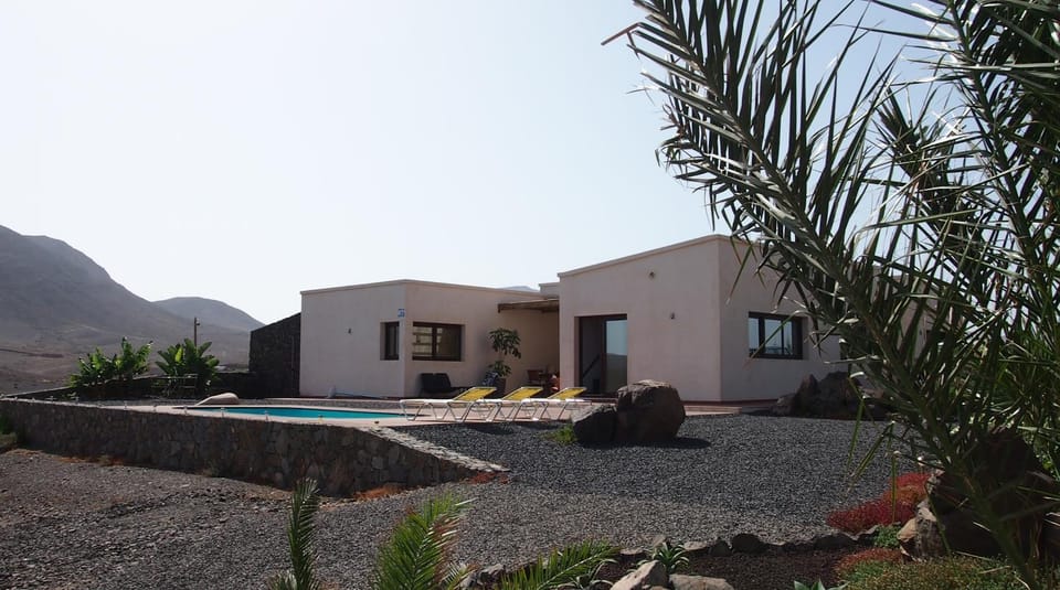 Property building, Day, Natural landscape, Mountain view