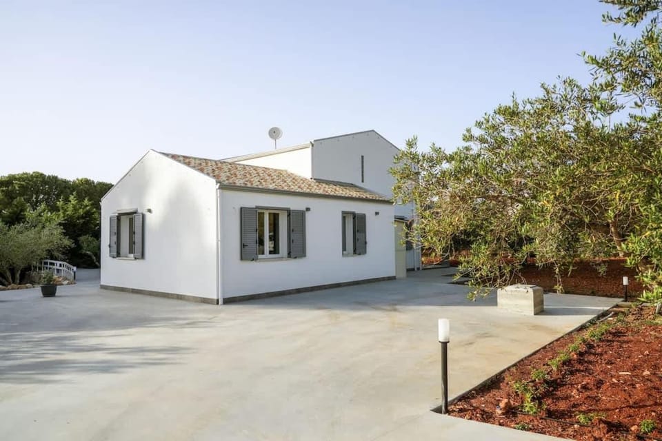 Luxury Villa La Perla - Castellammare del golfo with Pool, Garden and Parking Villa in Sicily