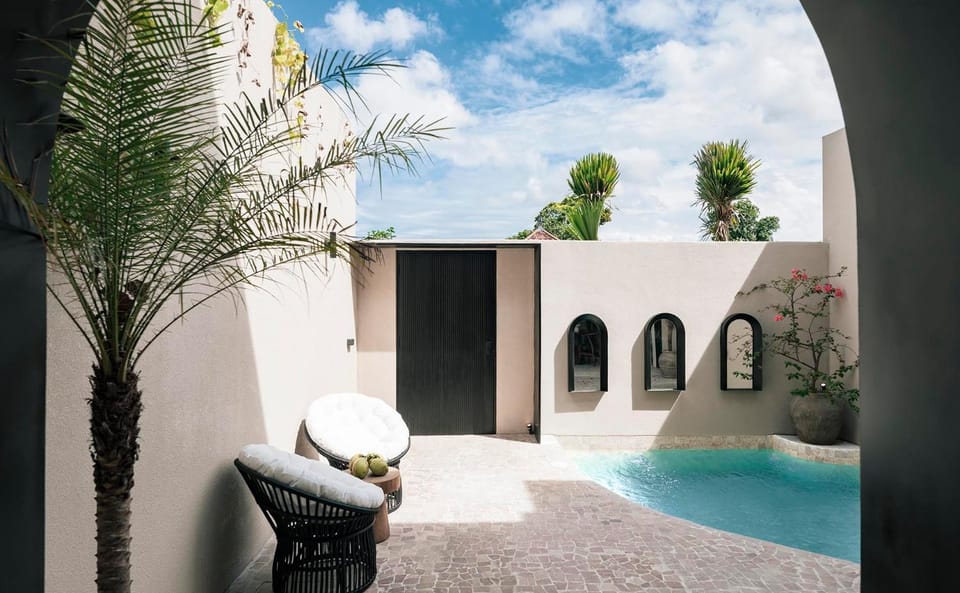 Property building, Day, Pool view, Swimming pool