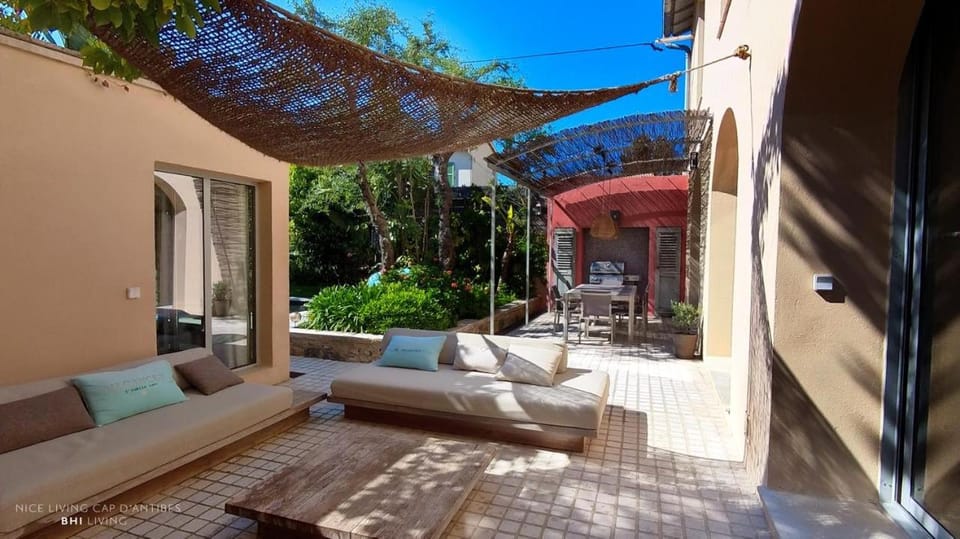 Cap D'Antibes Luxury Villa Pool Garden Beach 4 Bedrooms Villa in Antibes