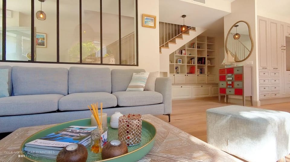 Cap D'Antibes Luxury Villa Pool Garden Beach 4 Bedrooms Villa in Antibes